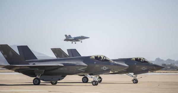 美国海军陆战队定位失踪的F-35残骸并暂停飞行行动